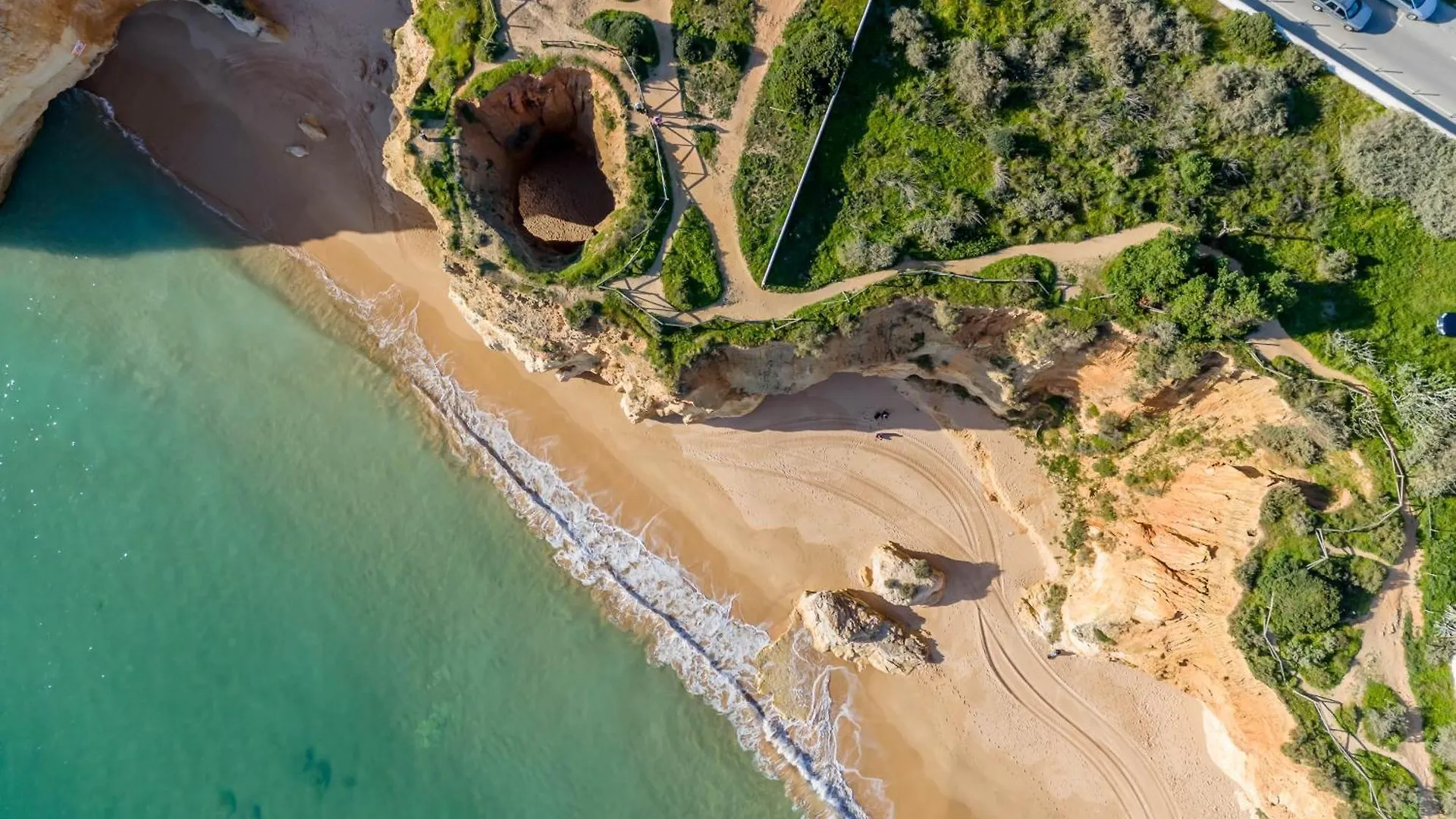 Algarve Retreat, Beautiful One Bed Apartment At Oa Portimao 0*,  Portugal