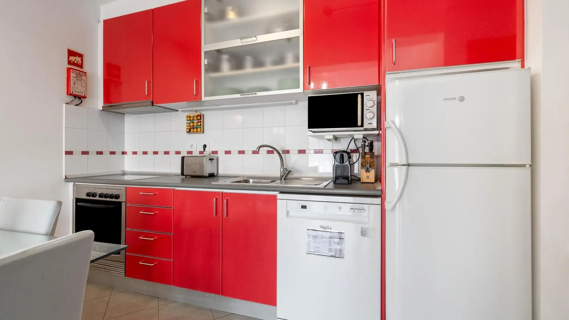 Algarve Retreat, Beautiful One Bed Apartment At Oa Portimao