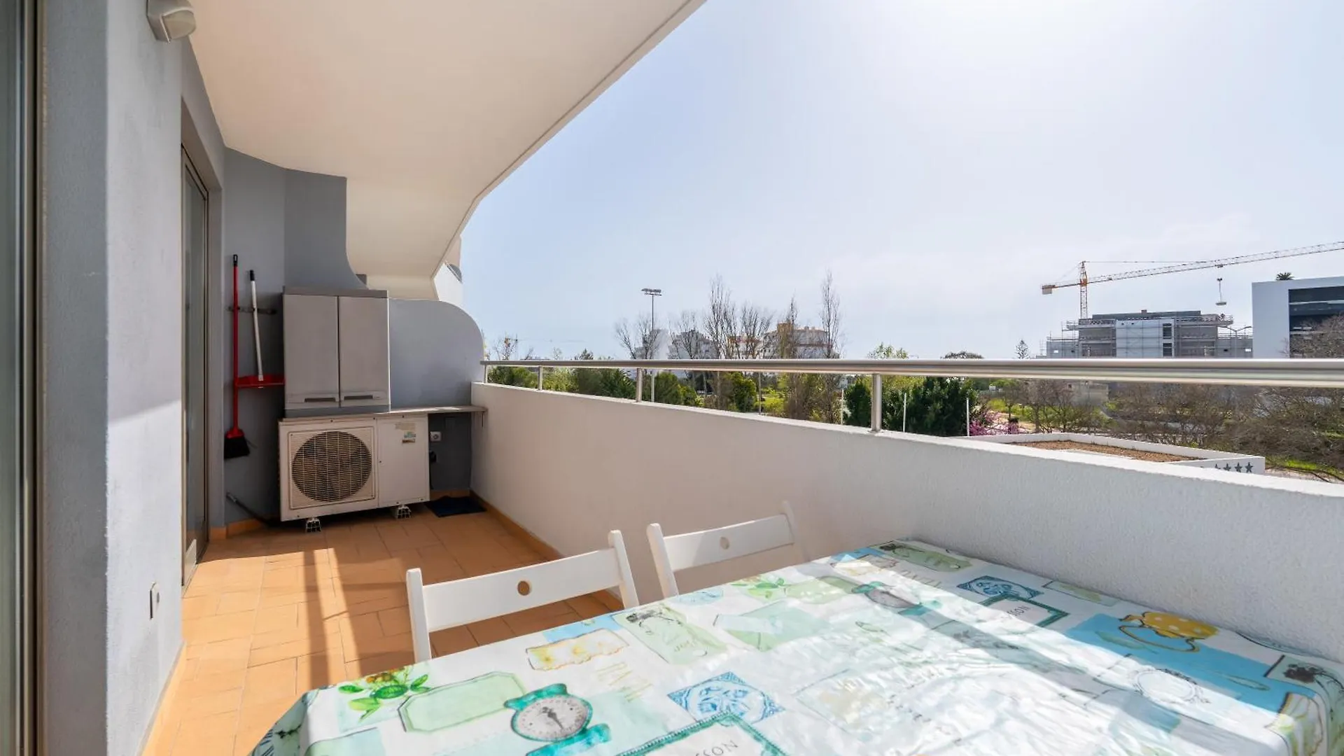 Algarve Retreat, Beautiful One Bed Apartment At Oa Portimao Portugal